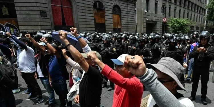 Convocan Segob, SEP e ISSSTE a mesa con CNTE