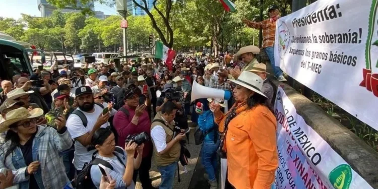 Amagan campesinos con impedir Mundial y tomar Segob