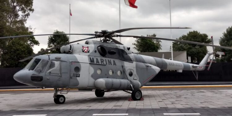 Helicóptero de la Marina realiza aterrizaje de emergencia en Mazatlán, Sinaloa