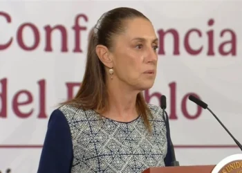 Presume Sheinbaum aumento salarial y bases a maestros