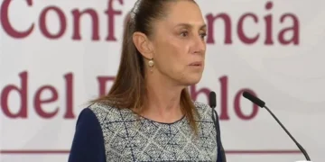 Presume Sheinbaum aumento salarial y bases a maestros