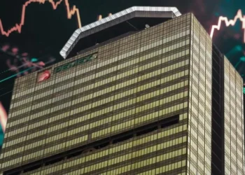 Reduce S&P ahora perspectivas de Pemex y CFE
