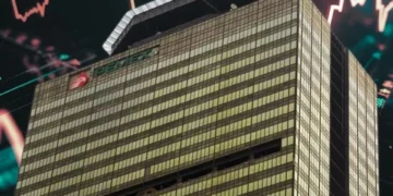 Reduce S&P ahora perspectivas de Pemex y CFE