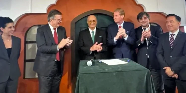 Concretan inversión canadiense de 2 mil mdd