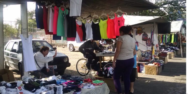 Sube informalidad; trabaja así 55% de ocupados
