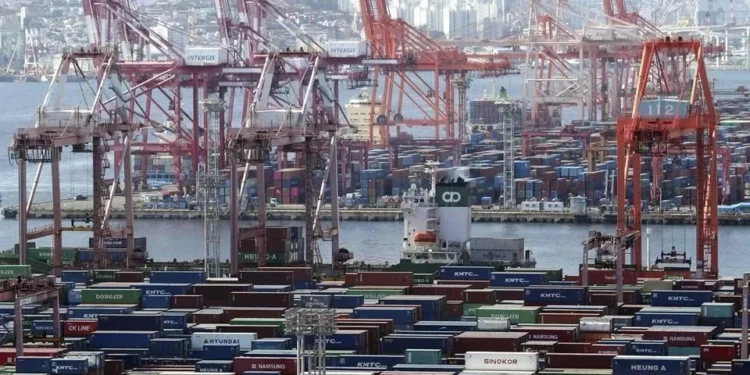 Baja 5.3% superávit comercial de México con EU
