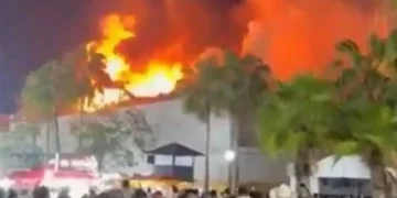 Deja 5 muertos incendio en feria de Tabasco