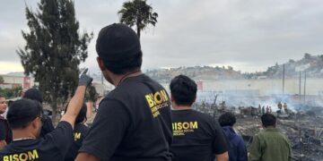 Incendio en Cañón del Padre, Tijuana, consume 39 viviendas