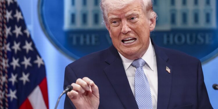 Trump amenaza a Irán con ataques de mayor intensidad si no accede a un acuerdo de paz