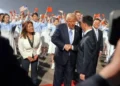 Llega Trump a China para conversaciones con Xi Jinping