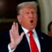 Evalúa Trump reanudar bombardeos en Irán