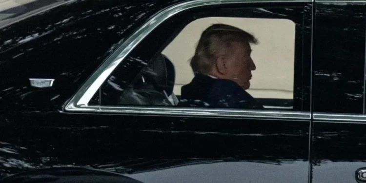 Asegura Trump que examen médico salió perfecto