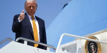 Viaja Trump a China para reunión con Xi Jinping