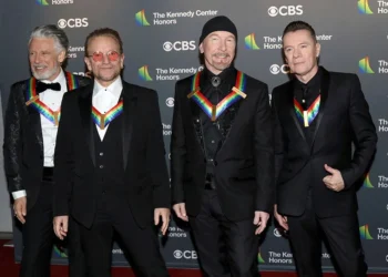 U2 filma video de “Street of Dreams” en el Centro Histórico de la CDMX