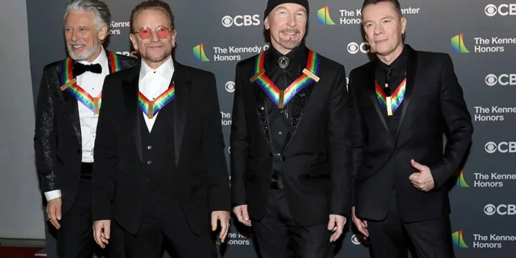 U2 filma video de “Street of Dreams” en el Centro Histórico de la CDMX