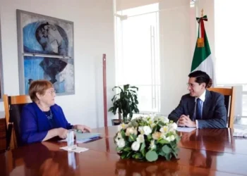 Se reúne Velasco con Michelle Bachelet
