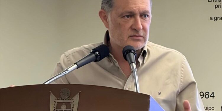 Destaca gobernador productividad y diálogo sindical en el Día del Trabajo