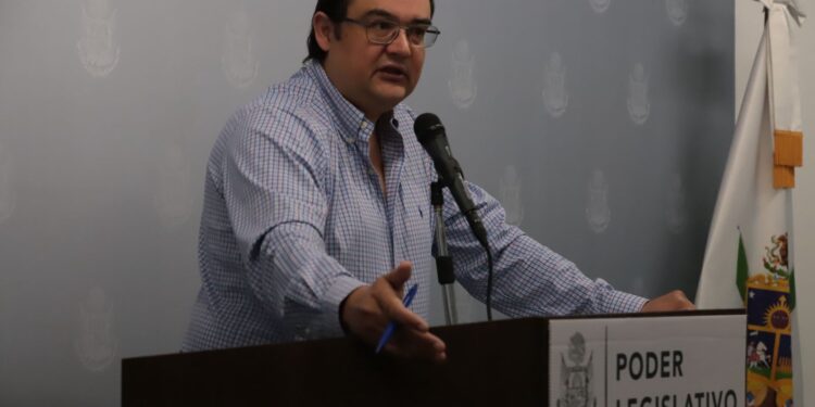 Jamás se habló de menores de edad: Memo Vega sobre ley de identidad de género