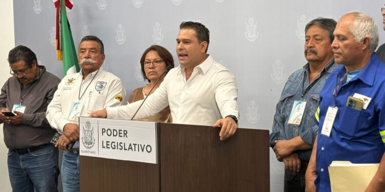 Propone Eric Silva reformas para regular servicios y tarifas de grulleros