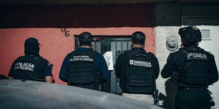 Sinergia ejecuta 11 cateos durante esta madrugada; 9 personas detenidas