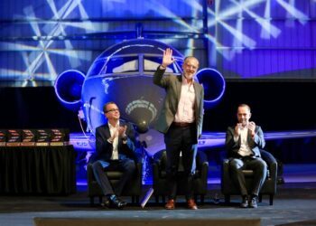 Bombardier celebra 20 años en Querétaro