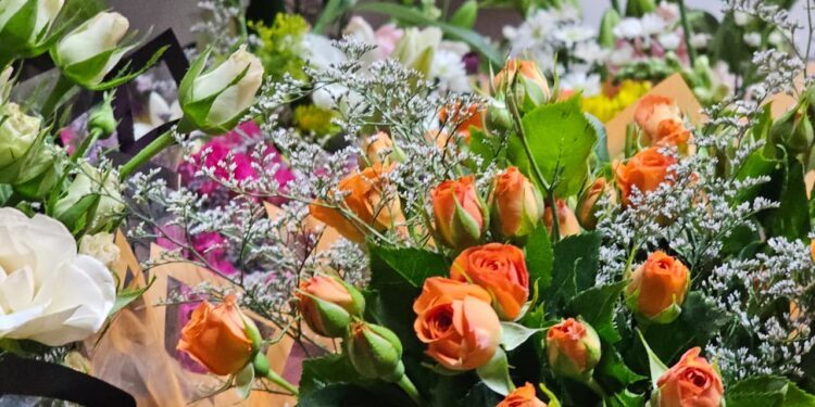 Oferta y demanda elevan el precio de las flores en fechas como el 10 de mayo