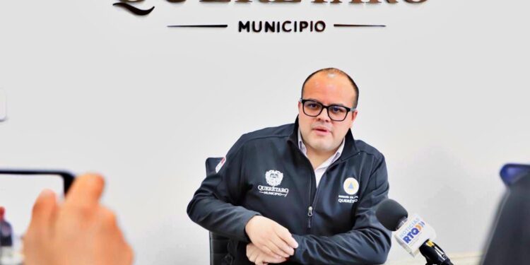 Socavón en 5 de febrero, por falla en infraestructura de la CEA: PC Municipal