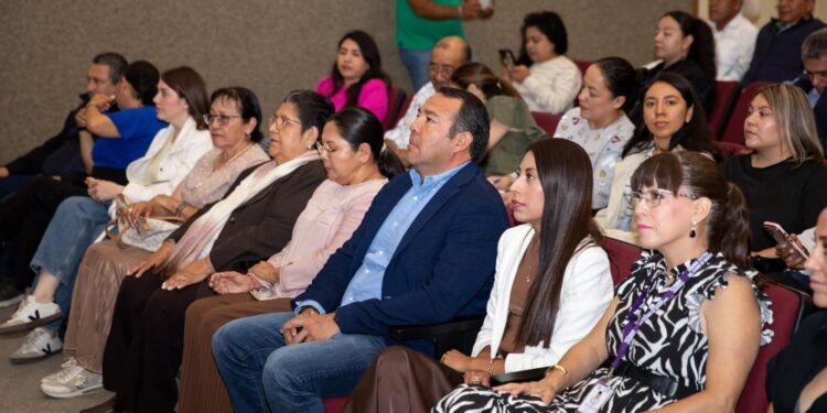 Realizan conferencia contra la violencia política de género