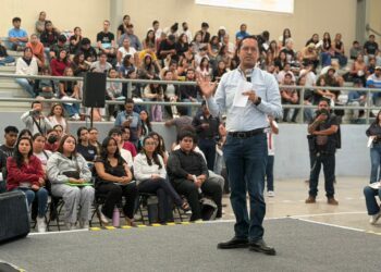 Entregan becas municipales 2026 en Corregidora