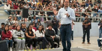 Entregan becas municipales 2026 en Corregidora