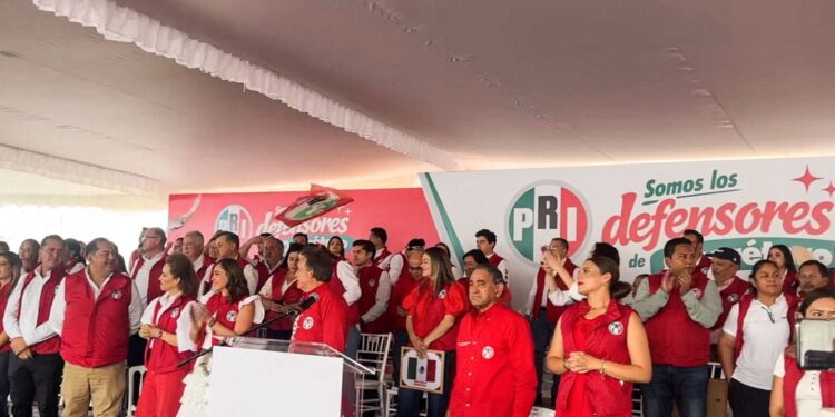 Cancela Alito Moreno visita al PRI Querétaro; Abigail Arredondo llama a “defender” el estado rumbo a 2027