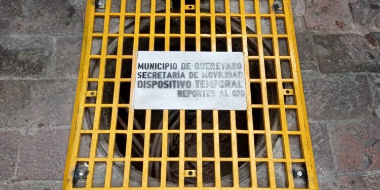 CEA cambia hasta 20 tapas y rejillas diarias en Querétaro