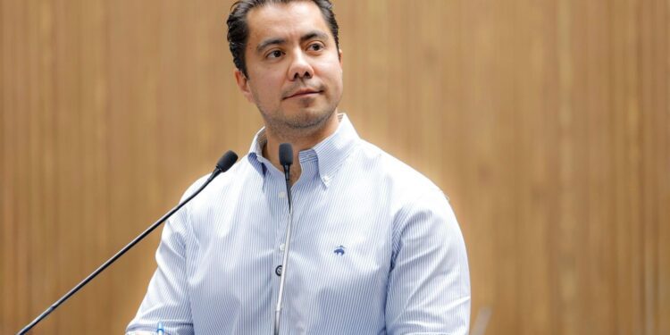 Respalda Felifer Macías la “Ley Chepe“
