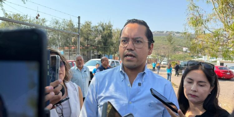 Llama Corregidora a CFE a atender problemáticas de desabasto de energía