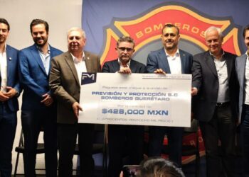 Fundación FM dona 25 mil dólares a Bomberos Querétaro