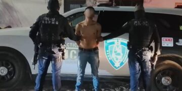 Detienen a masculino por portación de arma prohibida en Menchaca III