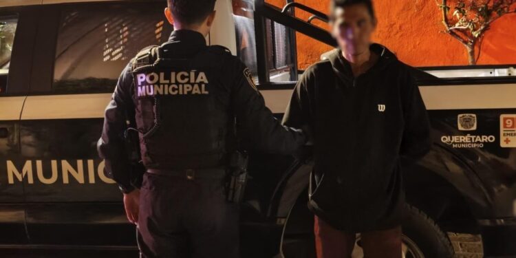 Masculino detenido por el delito de robo en la colonia Centro