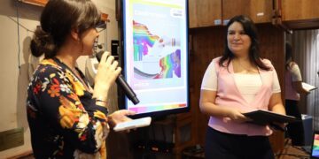 Acerca IEEQ información sobre derechos electorales a la comunidad LGBTIQA+