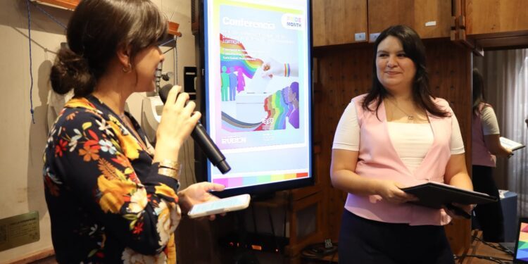 Acerca IEEQ información sobre derechos electorales a la comunidad LGBTIQA+