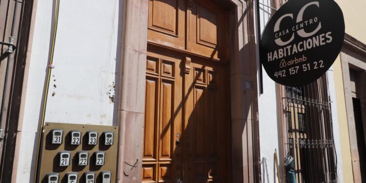 Municipio de Querétaro buscará capacitar a anfitriones de Airbnb