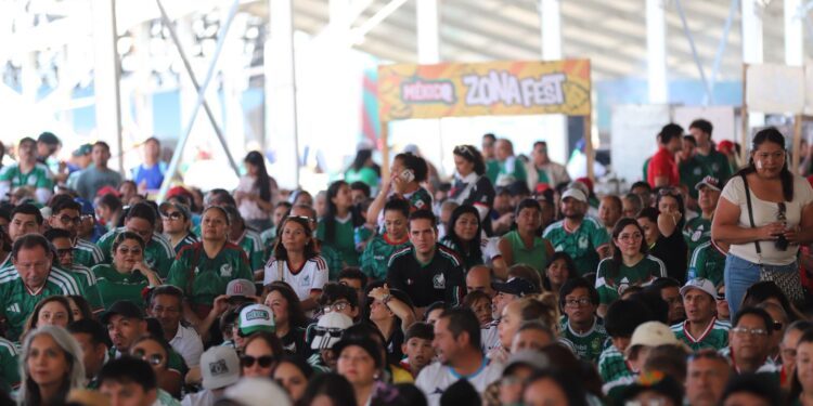 Más de 4 mil asistentes para ver el México vs Sudáfrica