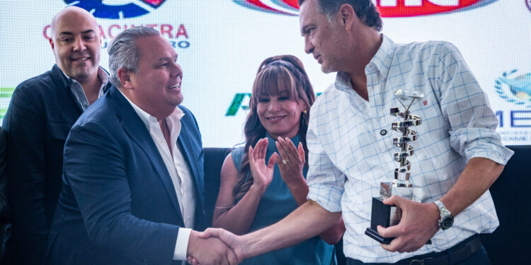Reconoce Gobernador el compromiso de la sociedad organizada con la movilidad