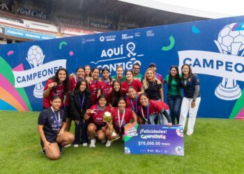 Encabeza Virginia Hernández premiación del torneo de fútbol