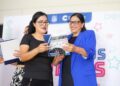 Entregan tarjetas de salud para mujeres y sus hijos menores de edad en Corregidora