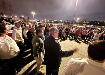 Caravana migrante moviliza 400 vehículos y mil 800 personas