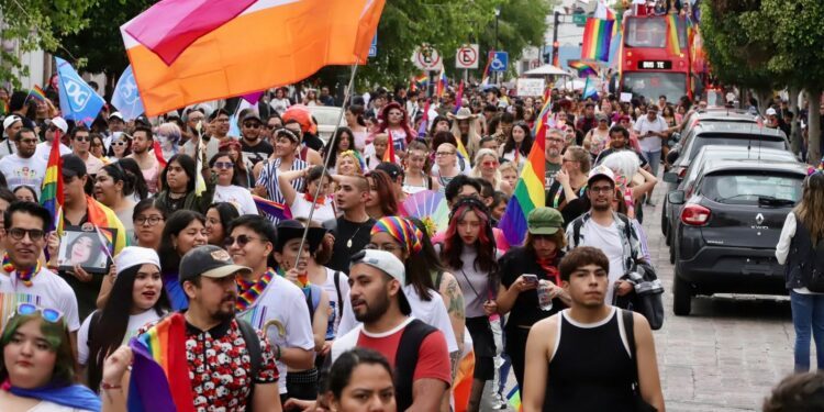 Se deslindan de actos de violencia registrados en la Marcha del Orgullo LGBT+
