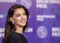 Anne Hathaway revela su tercer embarazo con emotivo video