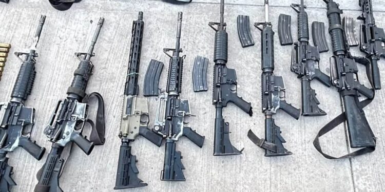 Aseguran arsenal en Badiraguato, Sinaloa