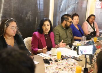 Exige Beatriz Robles atención a drenaje colapsado en Carrillo Puerto