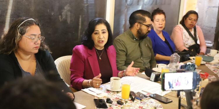 Exige Beatriz Robles atención a drenaje colapsado en Carrillo Puerto